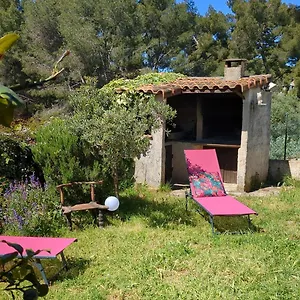 https://villa-club-lumineuse-et-calme-climatisation-parking.fr-provencehotel.com